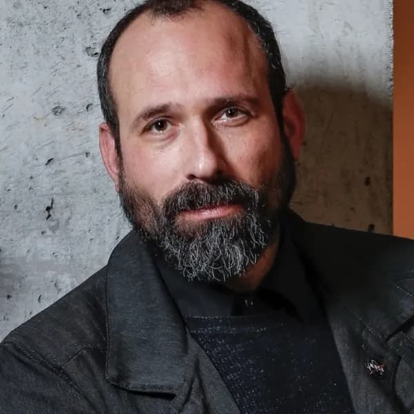 Daniel Leeb